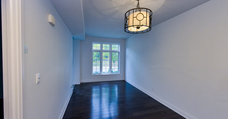 130 Raglan Avenue, Toronto, ON, M6C 0A7 - 9