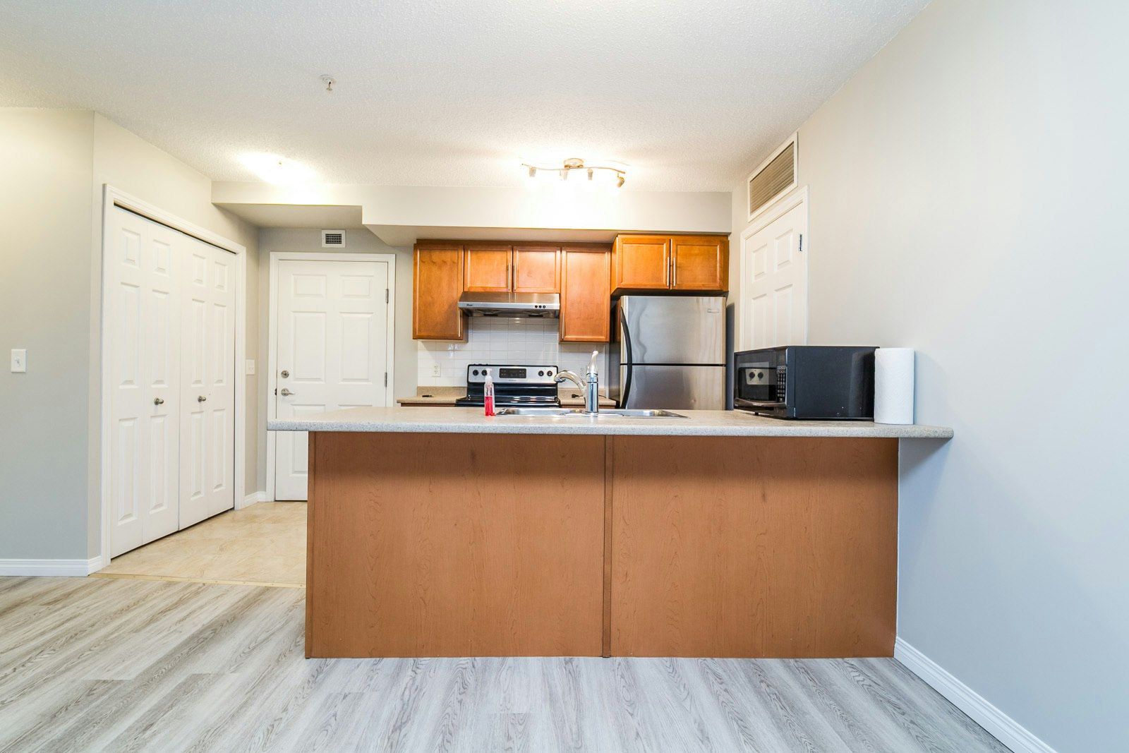 6925 199 Street Nw, Edmonton, AB, T5T 3X8 - 6