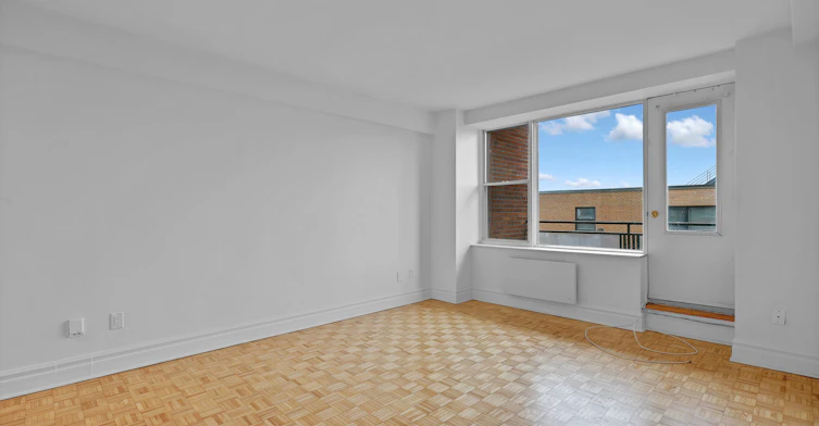 200 Kensingon, Westmount, QC, H3Z 2G7