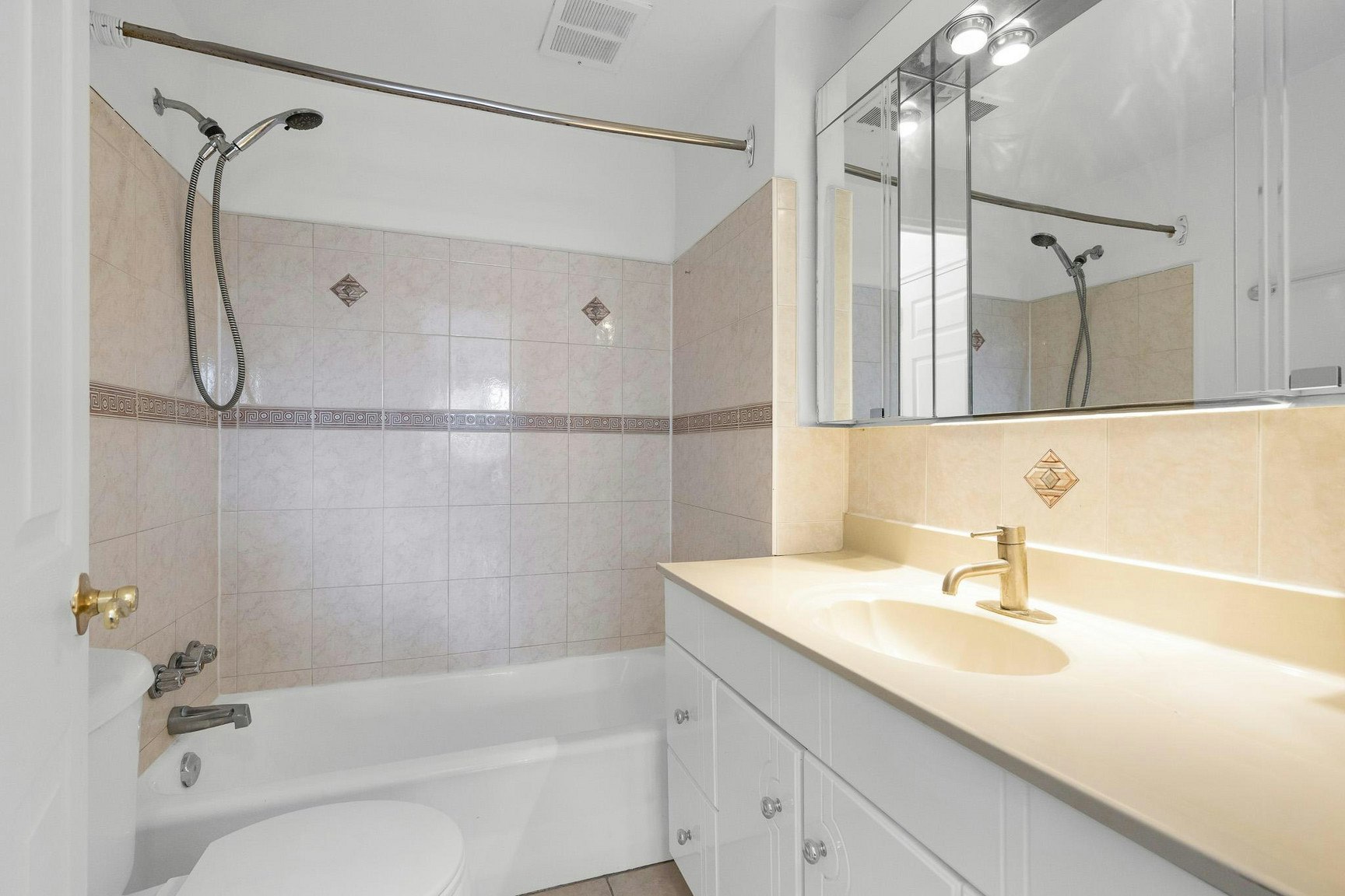 300-200 Kensingon, Westmount, QC, H3Z 2G7