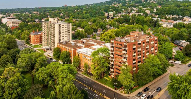 210-3777 Chem. De La Côte Des Neiges, Montréal, QC, H3H 1V8 - 8