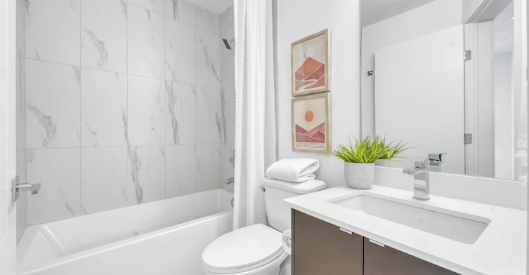 303-12 Edmonton Trail, Calgary, AB, T2E 8R5 - 9
