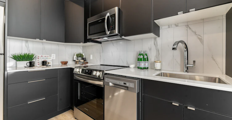 612-12 Edmonton Trail, Calgary, AB, T2E 8R5 - 5
