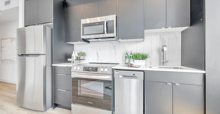 505-12 Edmonton Trail, Calgary, AB, T2E 8R5 - 6