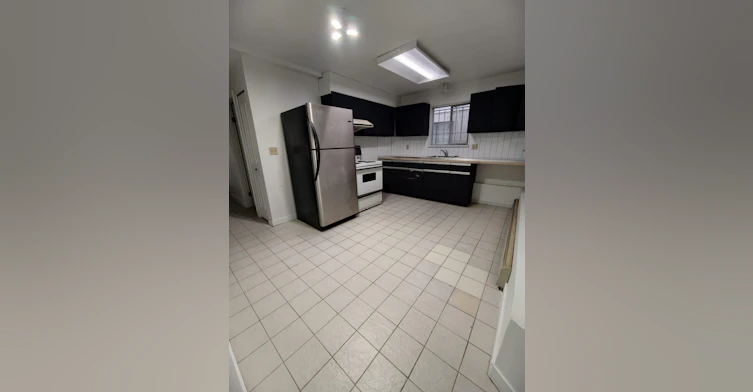 4688 Nanaimo Street, Vancouver, BC, V5N 5J7 - 2