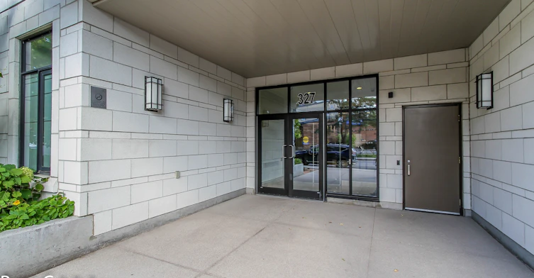 327 Breezehill Avenue South, Ottawa, ON, K1Y 1R6 - 3