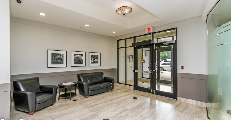 327 Breezehill Avenue South, Ottawa, ON, K1Y 1R6 - 4