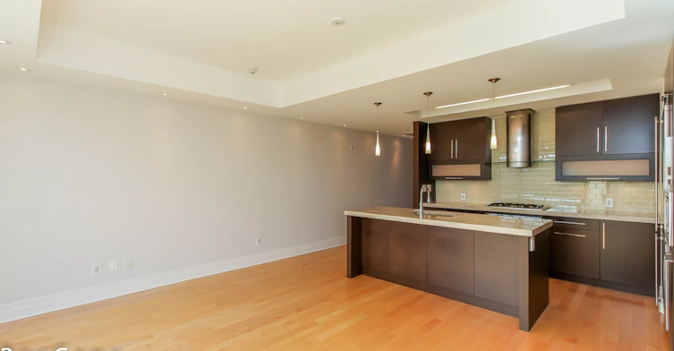 327 Breezehill Avenue South, Ottawa, ON, K1Y 1R6 - 7