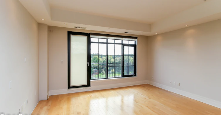327 Breezehill Avenue South, Ottawa, ON, K1Y 1R6 - 9