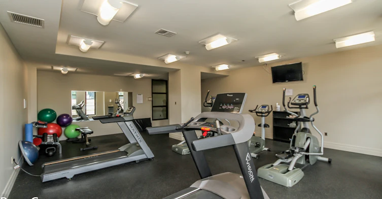 327 Breezehill Avenue South, Ottawa, ON, K1Y 1R6 - 23