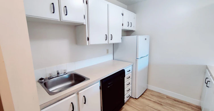 2320 South , Penticton, BC, V2A 5H9 - 3