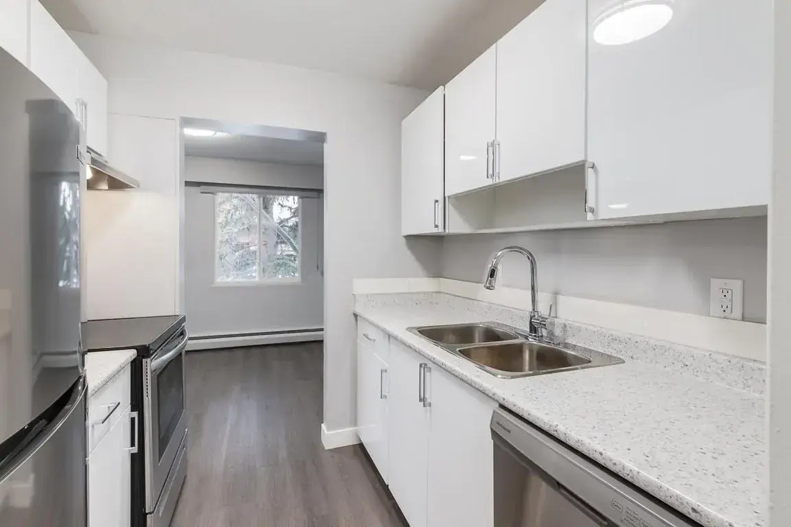 2-2009-2105 90 Avenue SW, Calgary, AB, T2V 0X5 - 11