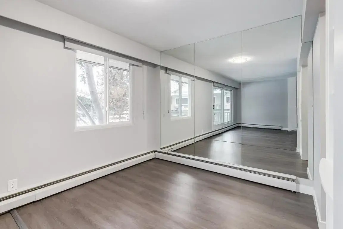 6-9213-2105 90 Avenue SW, Calgary, AB, T2V 0X5 - 9