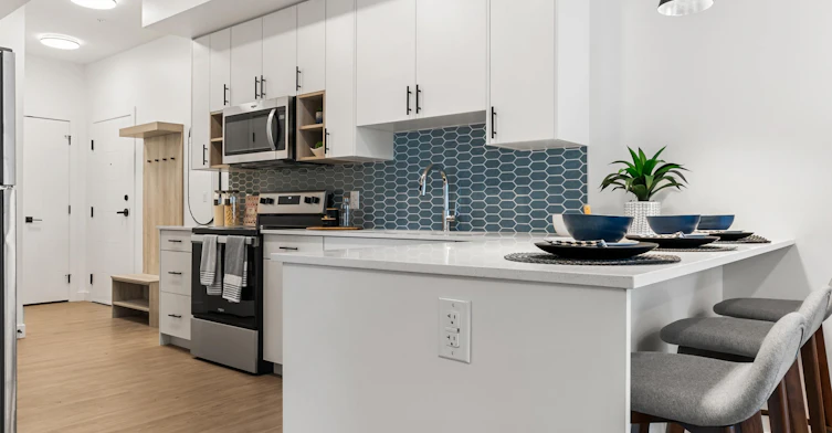 10024 142 Street NW, Edmonton, AB, T5N 2N5 - 8