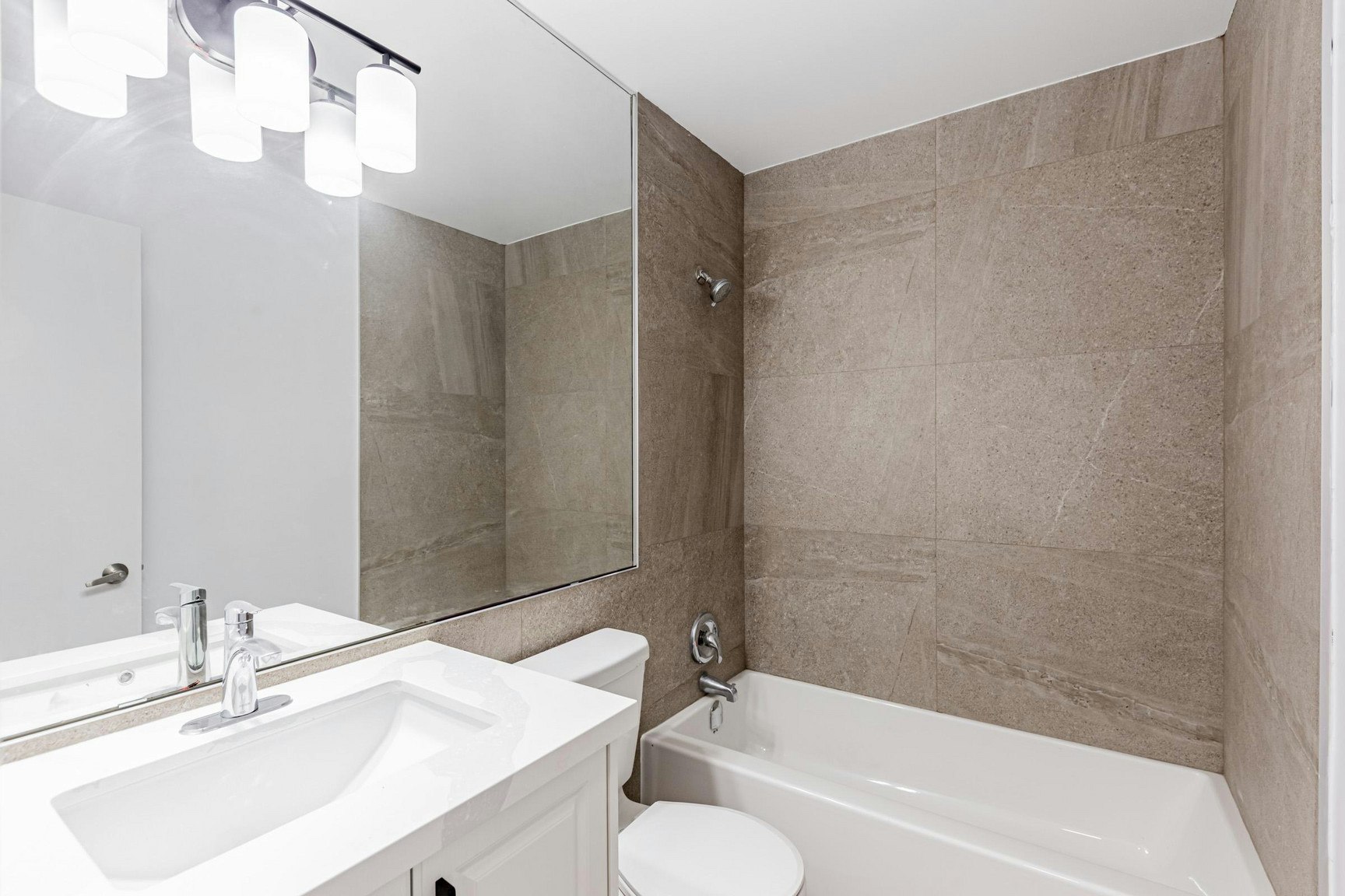 FEED-207 Davisville Avenue, Toronto, ON, M4S 1G8 - 11