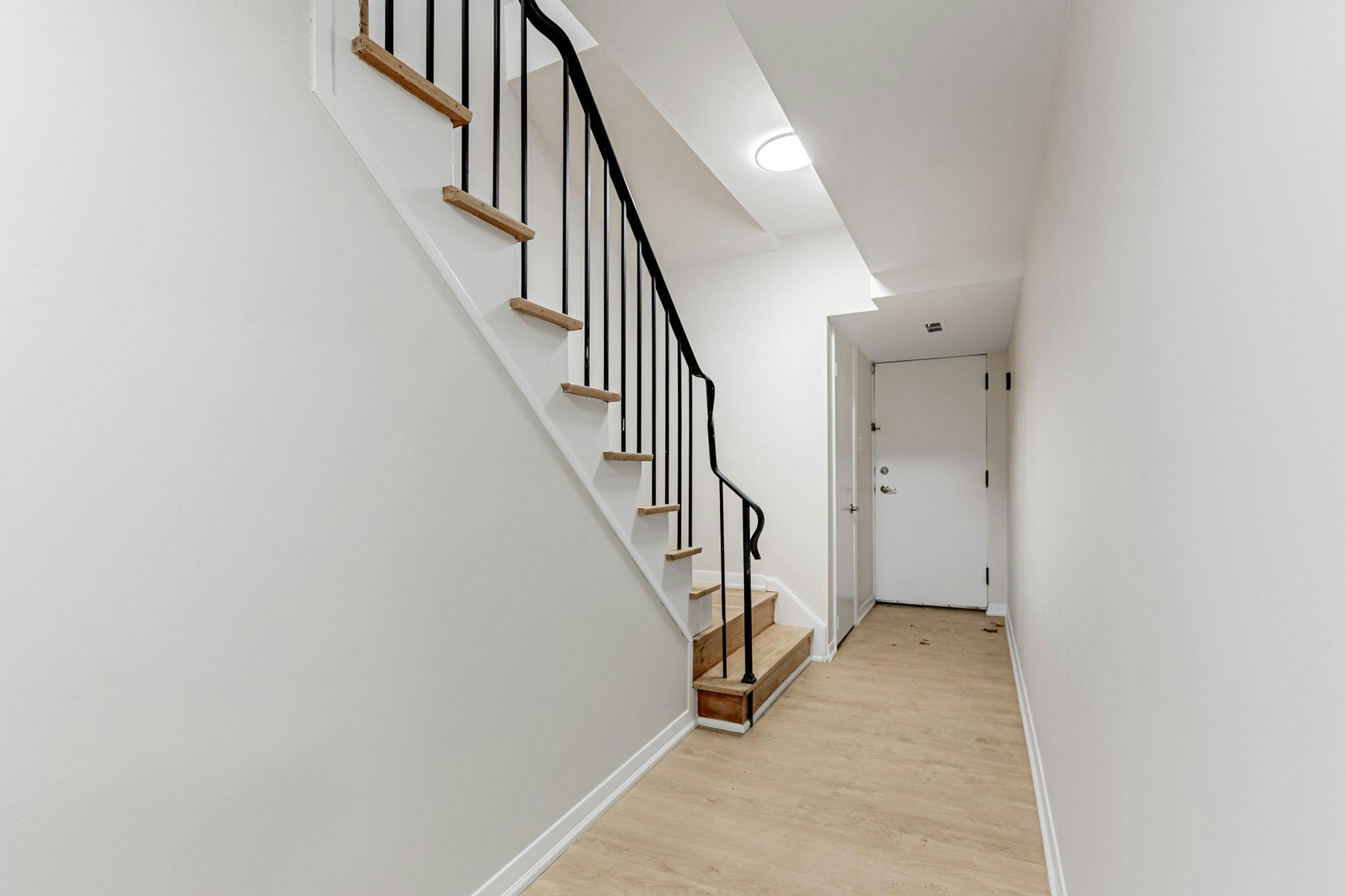 FEED-207 Davisville Avenue, Toronto, ON, M4S 1G8 - 14