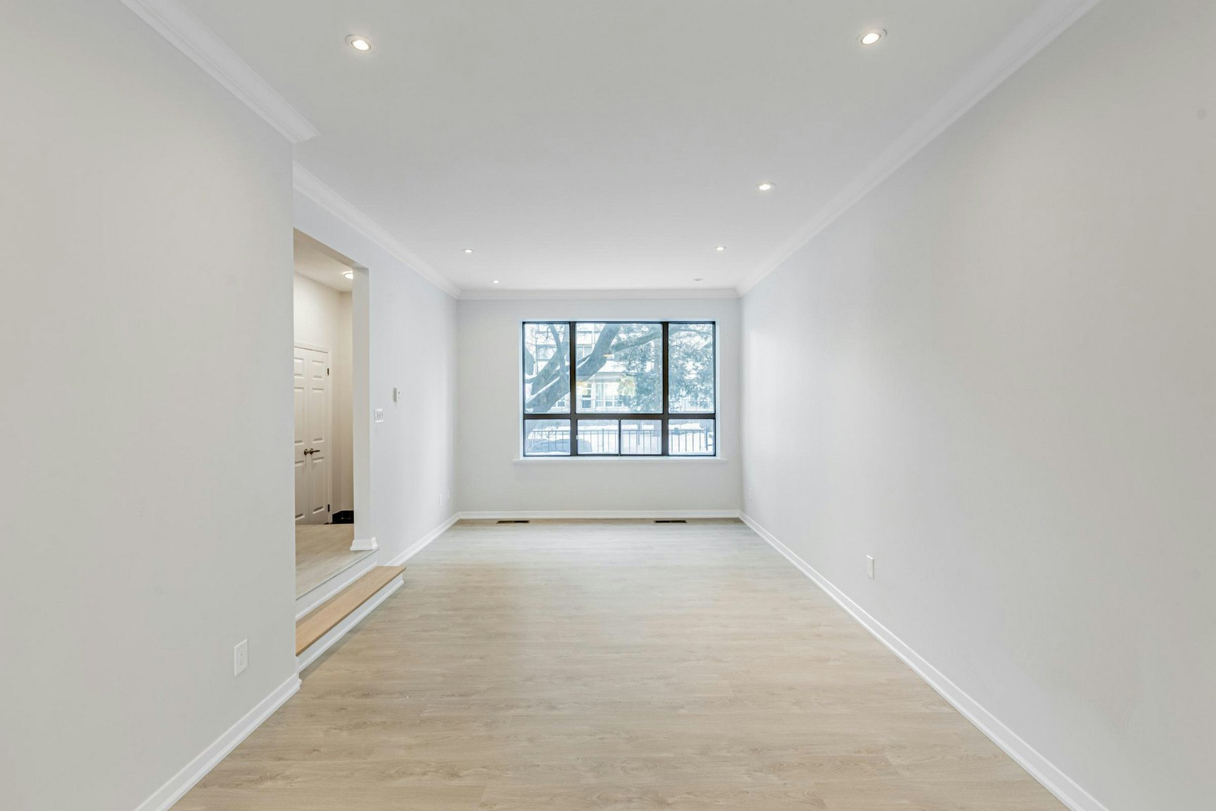 FEED-207 Davisville Avenue, Toronto, ON, M4S 1G8 - 9