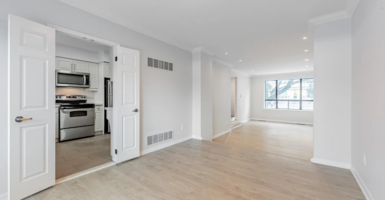FEED-207 Davisville Avenue, Toronto, ON, M4S 1G8 - 3