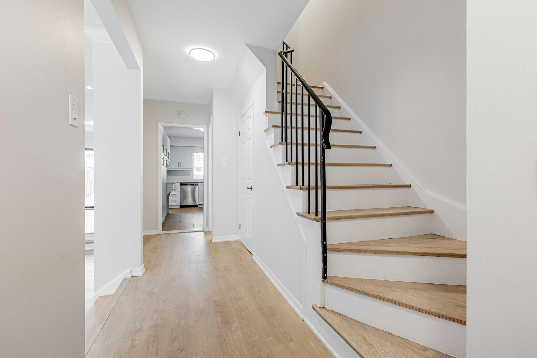 FEED-207 Davisville Avenue, Toronto, ON, M4S 1G8 - 7
