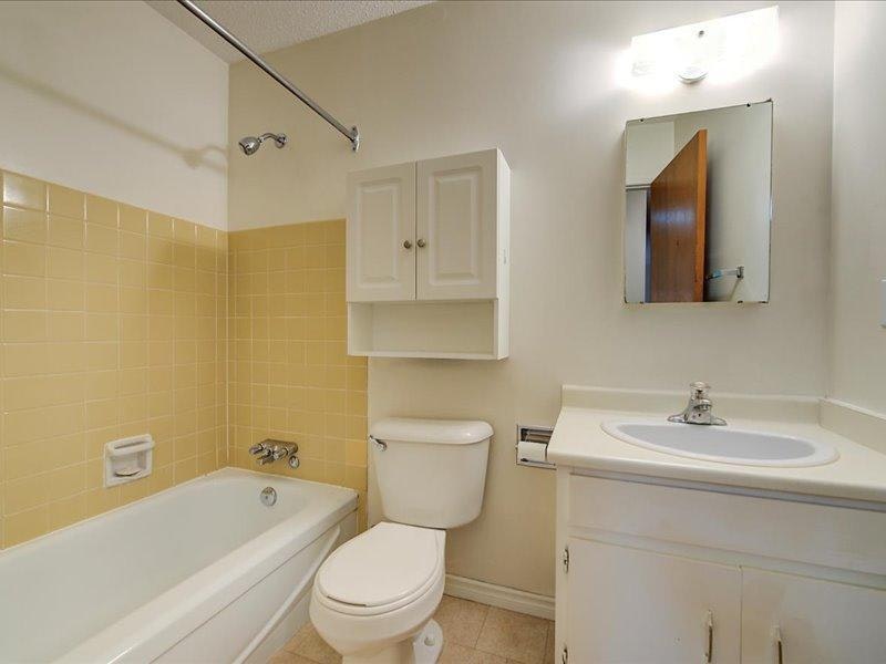 1-207-1314 Lawson Avenue, Kelowna, BC, V1Y 6V2 - 10