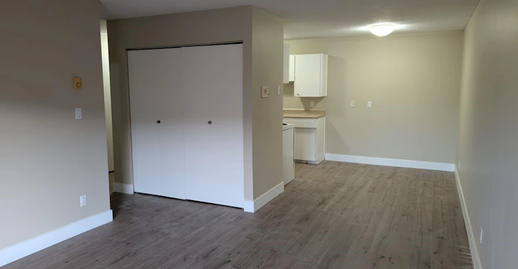 1075 12th Street, Kamloops, BC, V2B 3C4 - 2