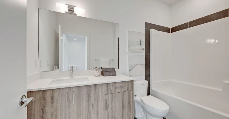 2049 43 Avenue SW, Calgary, AB, T2T 7A4 - 9