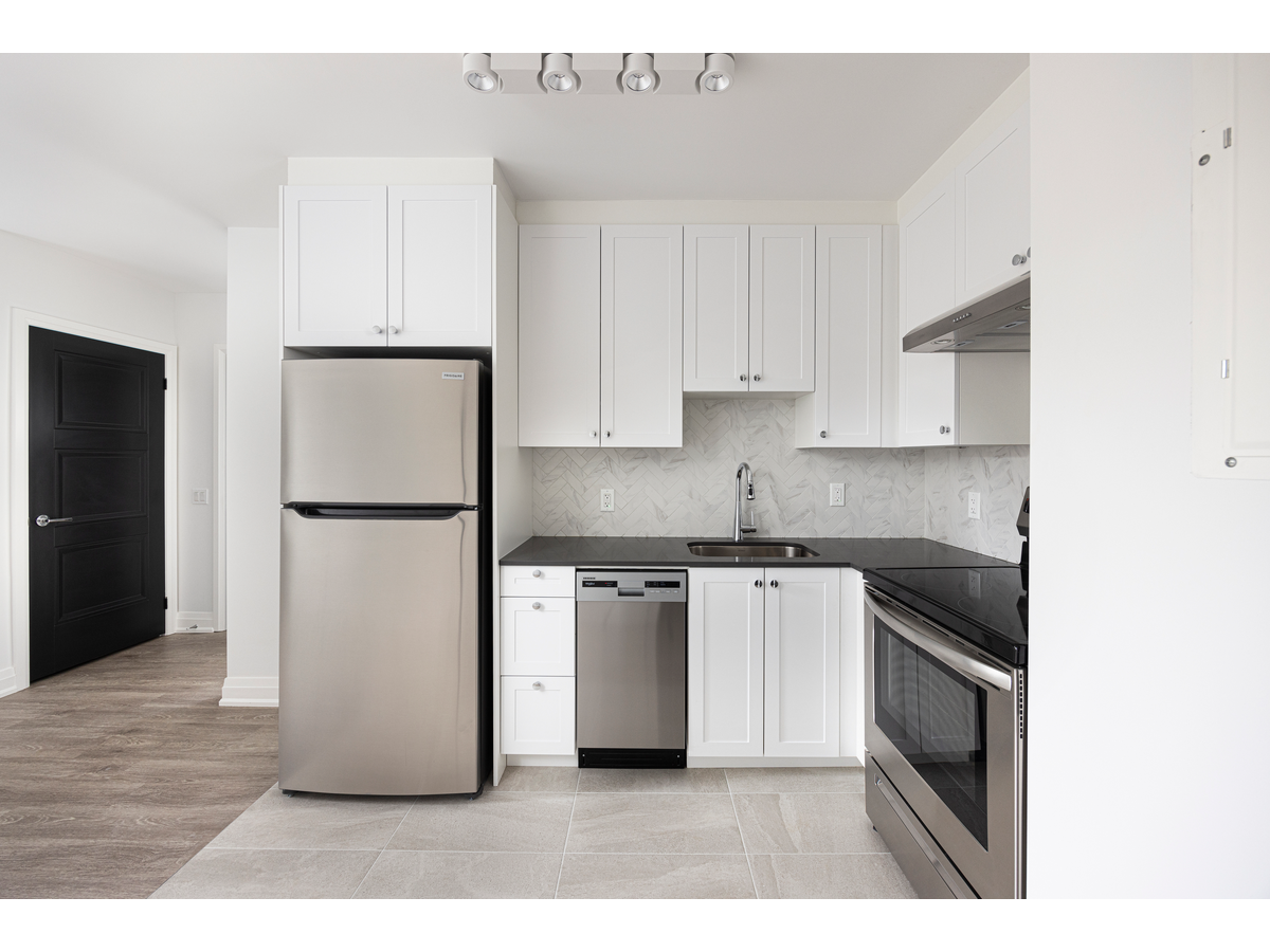 0310-2701 Eglinton Avenue W, Toronto, ON, M6M 1V2 - 2