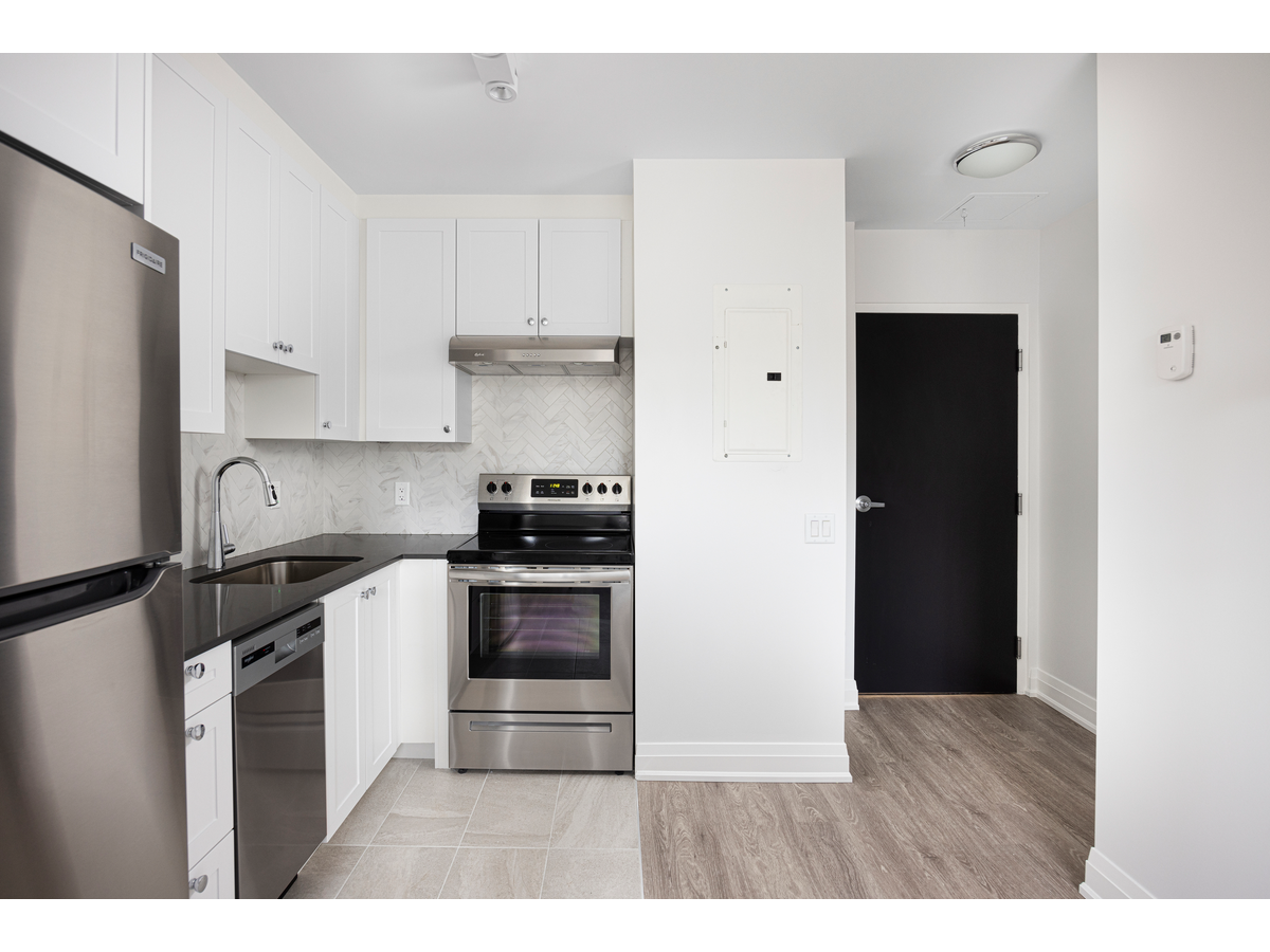 0310-2701 Eglinton Avenue W, Toronto, ON, M6M 1V2 - 4