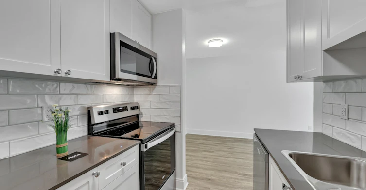 220-4026 Quadra Street, Saanich, BC, V8X 4E3 - 9