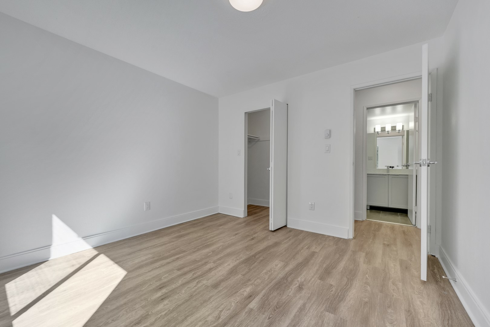 220-4026 Quadra Street, Saanich, BC, V8X 4E3 - 17