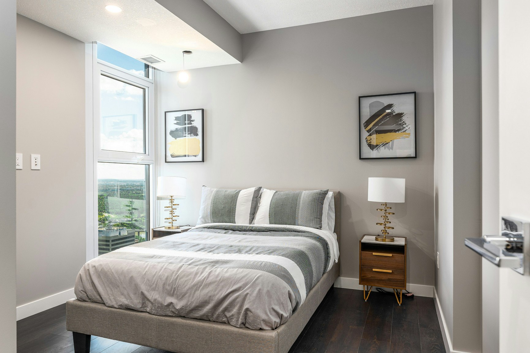 1201-10180 103 Street, Edmonton, AB, T5J 0L1 - 2