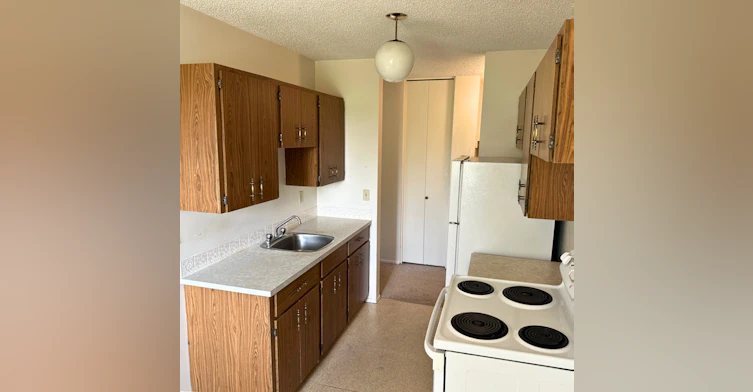 215-10601 100 Street, Grande Prairie, AB, T8V 4S5 - 2