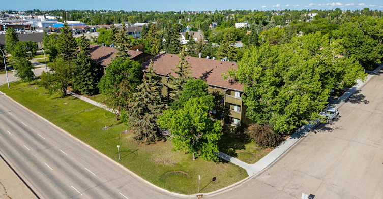 211-10601 100 Street, Grande Prairie, AB, T8V 4S5 - 2