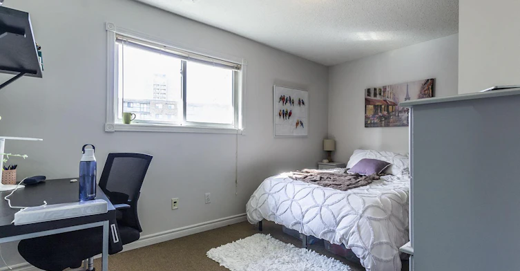62 University Avenue E, Waterloo, ON, N2L 3H2 - 4