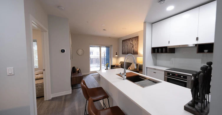 5610 3 Street Southwest, Calgary, AB, T2H 1J3 - 2
