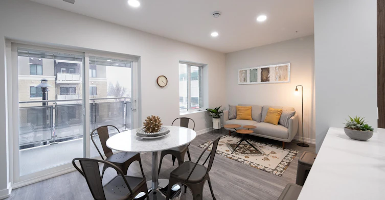 5610 3 Street Southwest, Calgary, AB, T2H 1J3 - 2