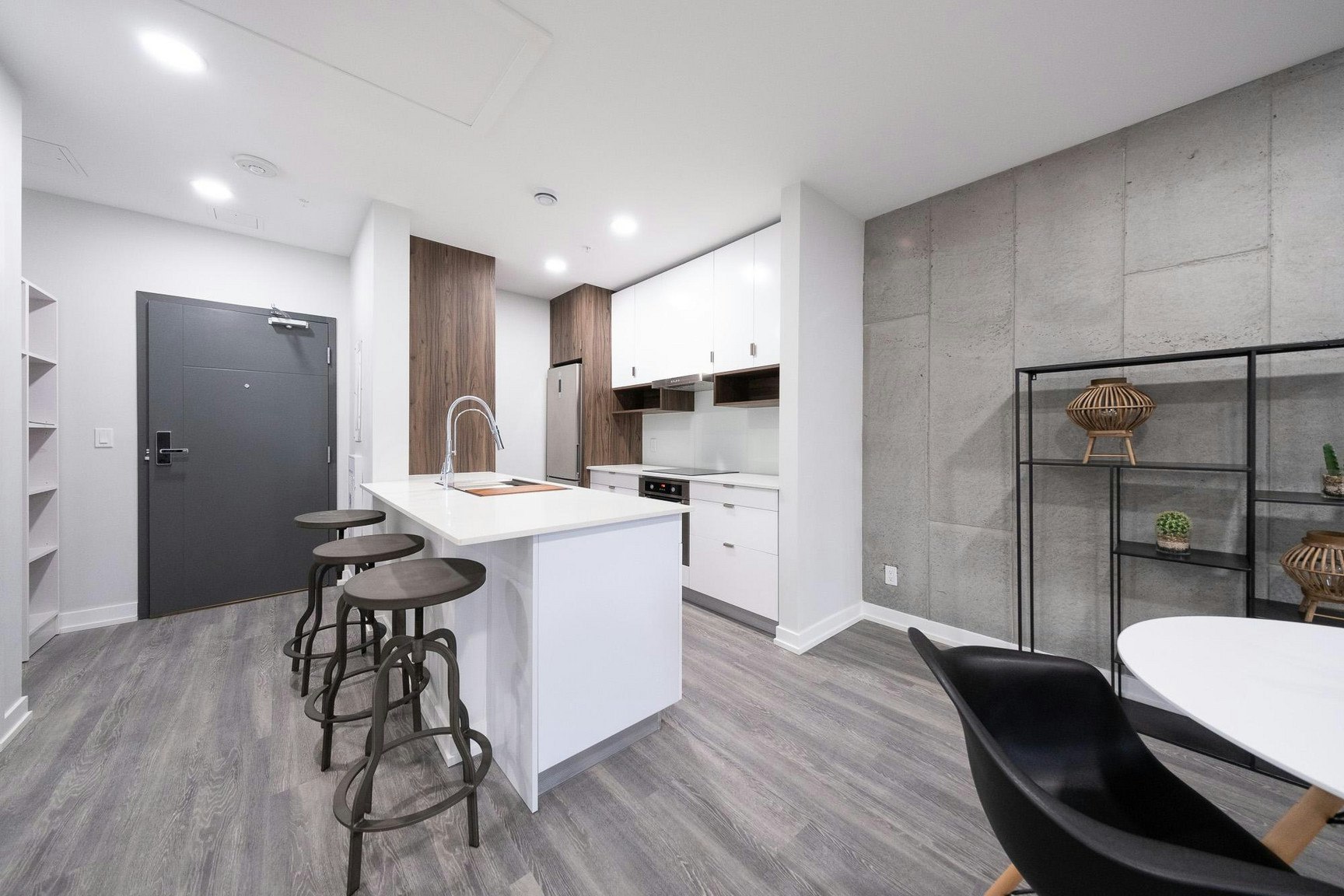 5610 3 Street Southwest, Calgary, AB, T2H 1J3 - 4
