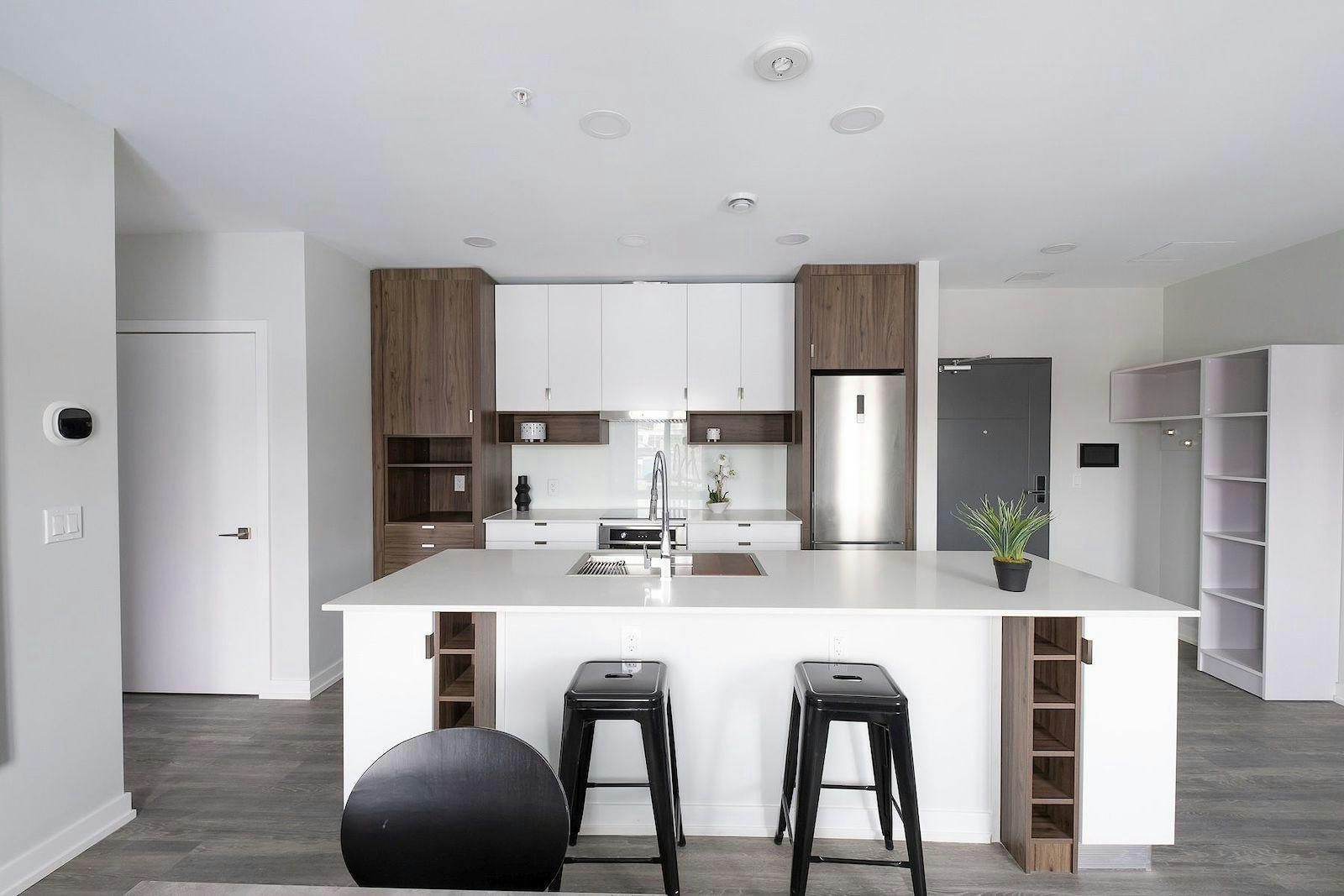 5610 3 Street Southwest, Calgary, AB, T2H 1J3 - 2