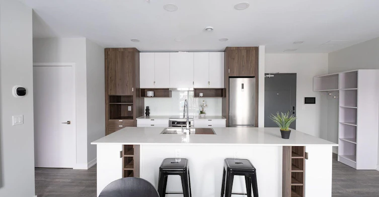 5610 3 Street Southwest, Calgary, AB, T2H 1J3 - 2