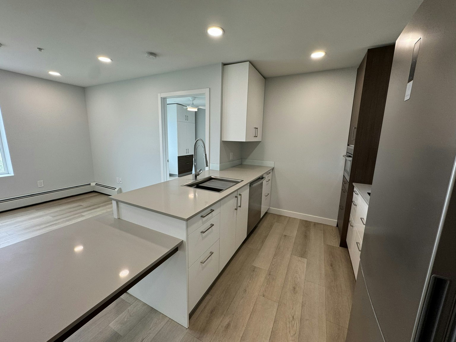 5709 2 Street Southwest, Calgary, AB, T2H 1K9 - 4