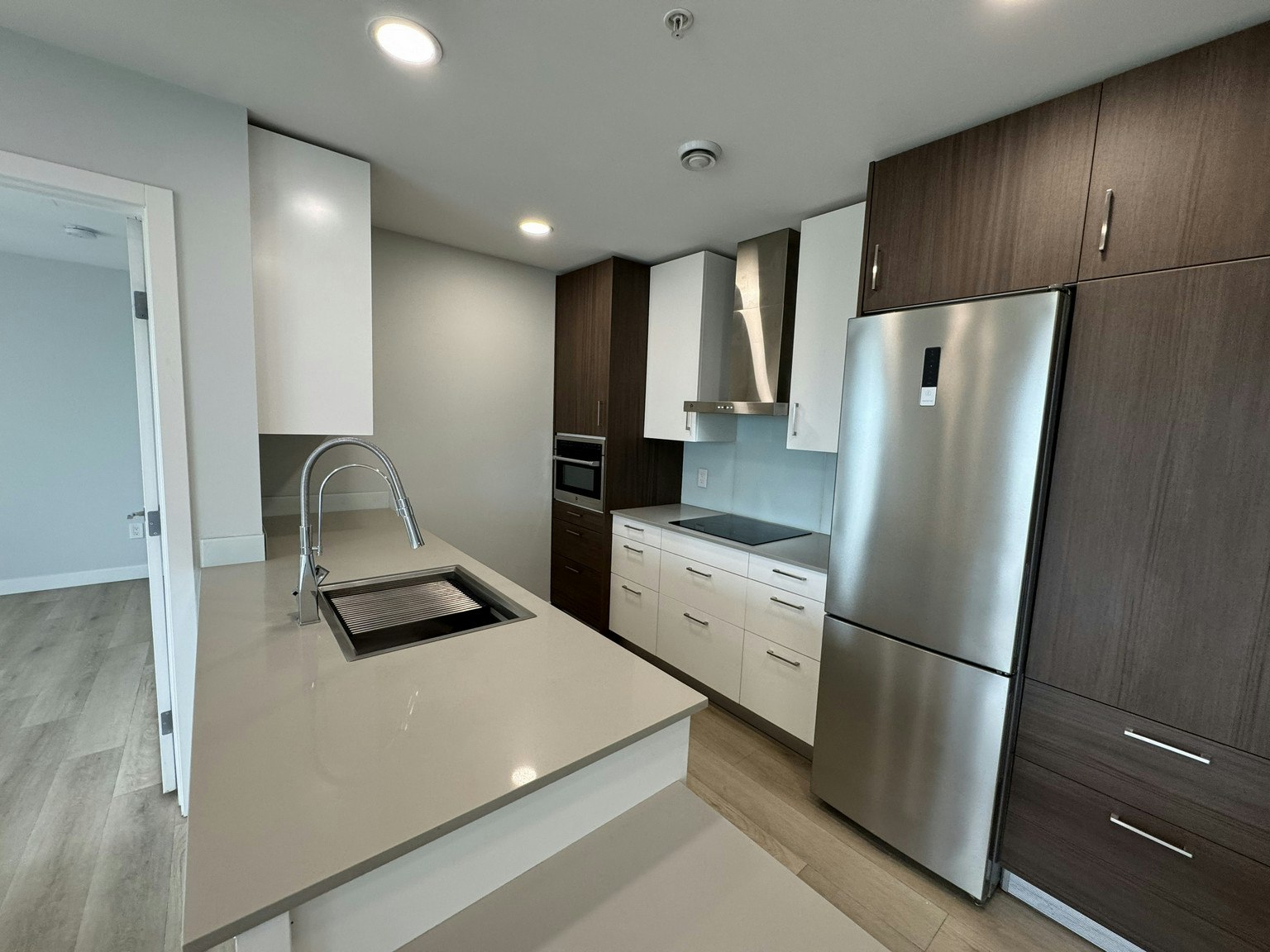 5709 2 Street Southwest, Calgary, AB, T2H 1K9 - 3