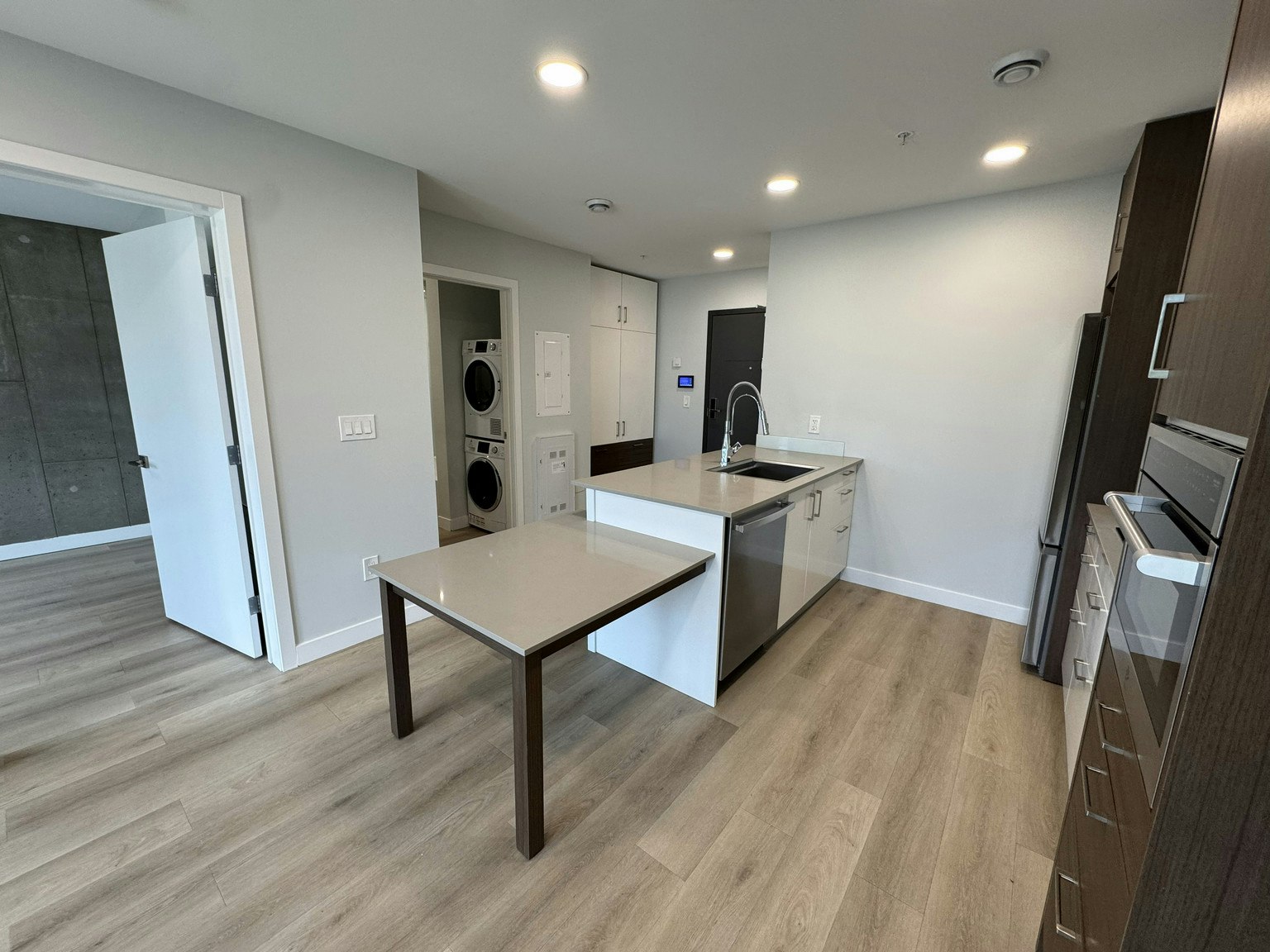 5709 2 Street Southwest, Calgary, AB, T2H 1K9 - 4