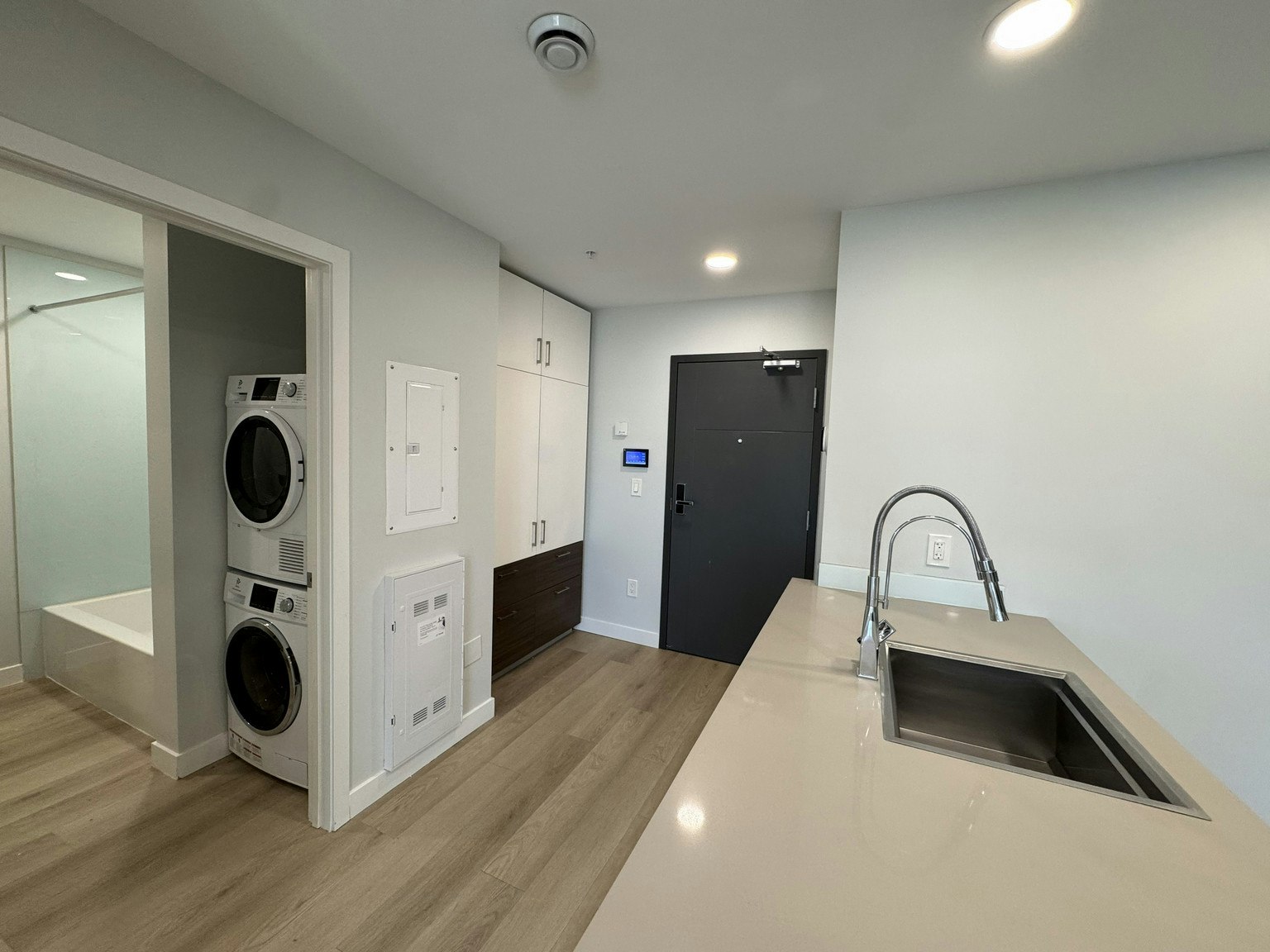 5709 2 Street Southwest, Calgary, AB, T2H 1K9 - 2