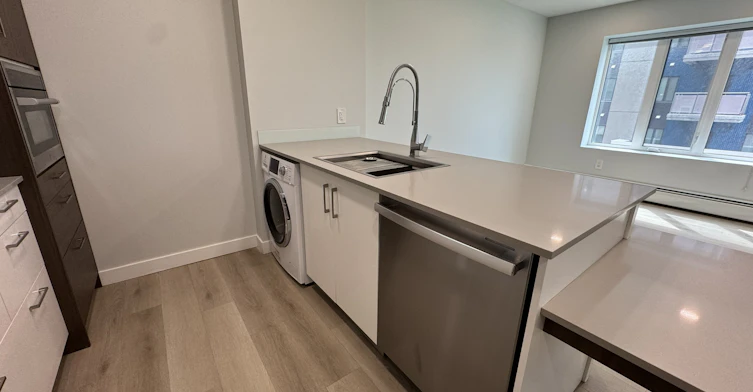 5709 2 Street Southwest, Calgary, AB, T2H 1K9 - 4