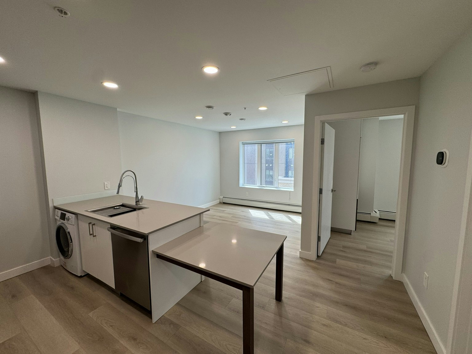 5709 2 Street Southwest, Calgary, AB, T2H 1K9 - 3