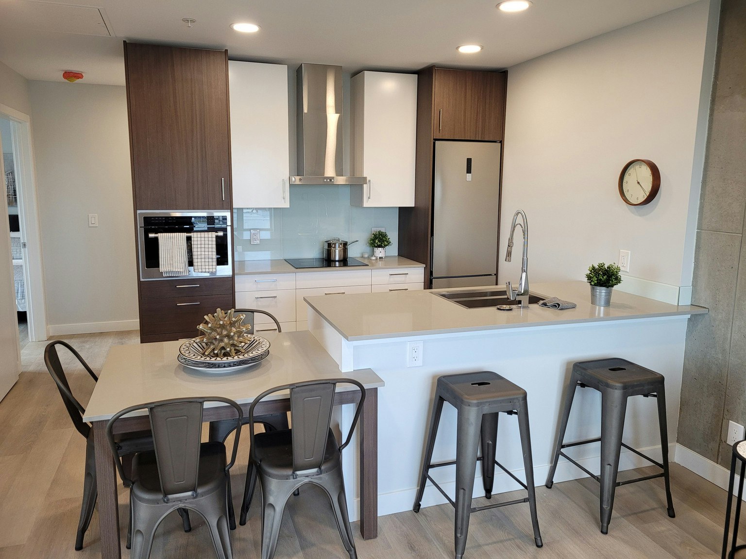 5709 2 Street Southwest, Calgary, AB, T2H 1K9