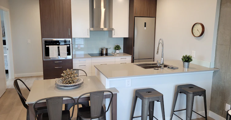 5709 2 Street Southwest, Calgary, AB, T2H 1K9