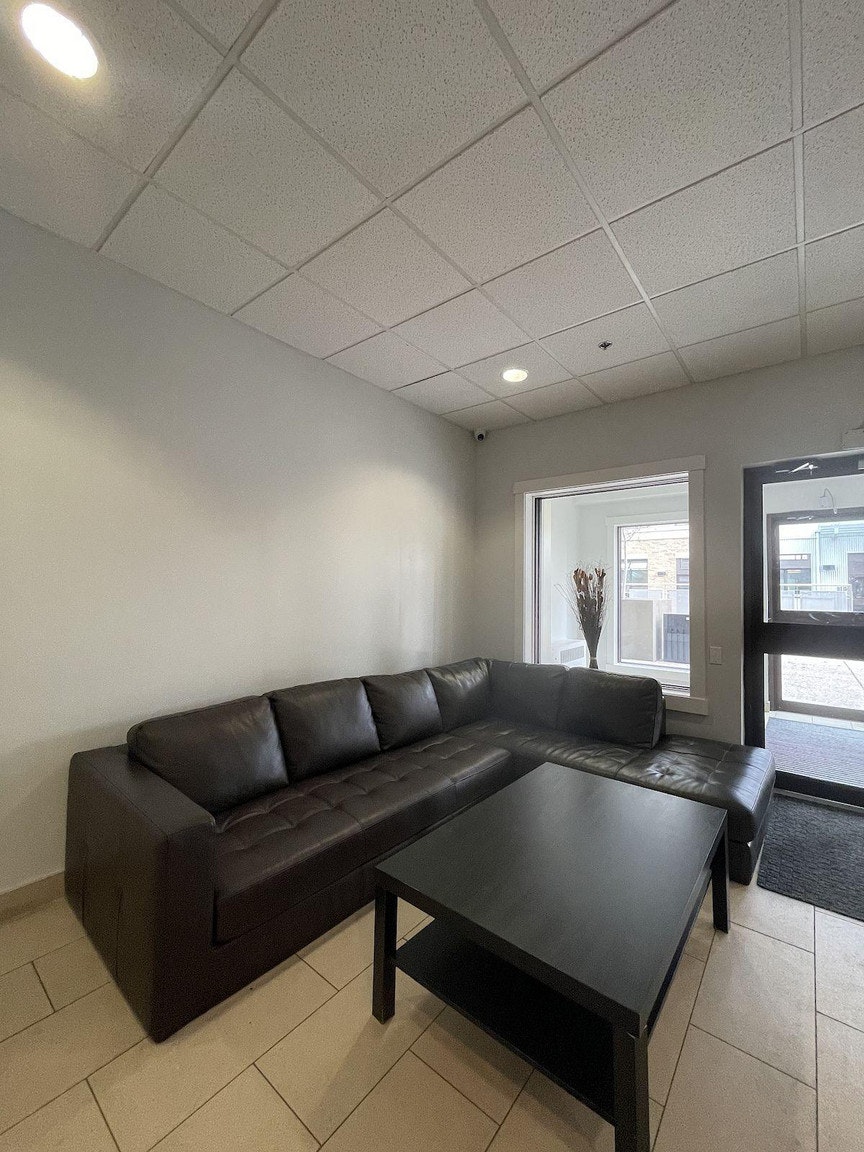 5656 3 Street Southwest, Calgary, AB, T2H 1H7 - 29