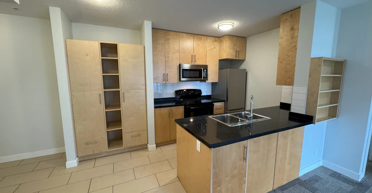 5656 3 Street Southwest, Calgary, AB, T2H 1H7 - 2