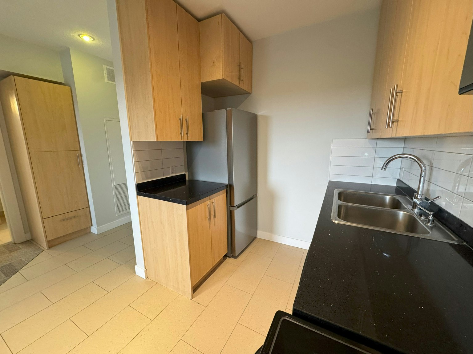 5656 3 Street Southwest, Calgary, AB, T2H 1H7 - 3